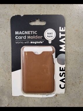 case-mate Magnetic Card Holder in Brown Leather